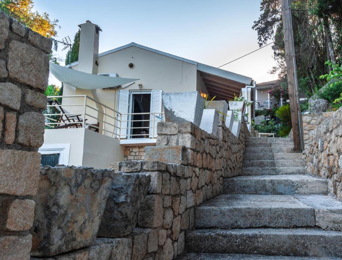 Villa Mikalef 페라마 외부 사진