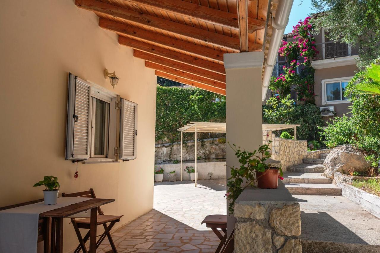 Villa Mikalef 페라마 외부 사진