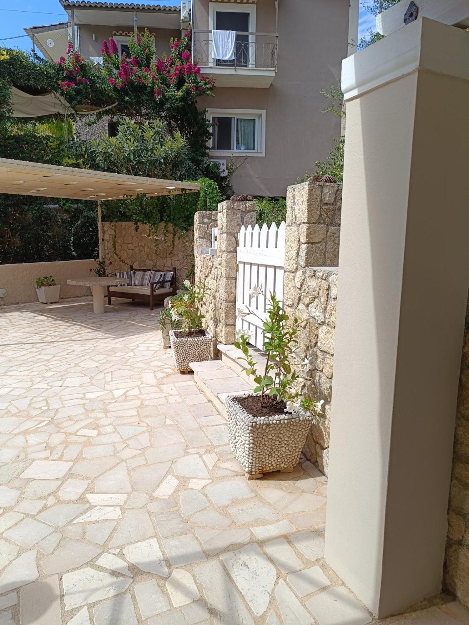 Villa Mikalef 페라마 외부 사진